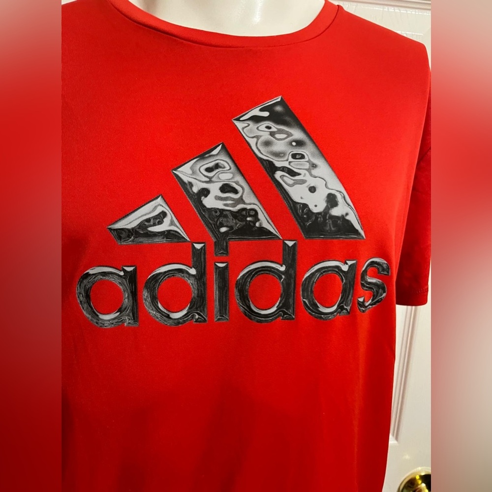 (11) Adidas Men's Red T-Shirt - Picture 4 of 10